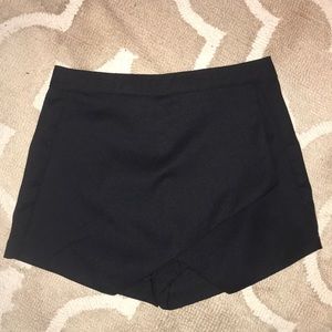 Black Skort